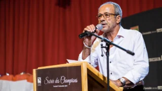 🕊️ Le volley-ball réunionnais est en deuil.C’est avec une profonde tristesse que nous avons appris le décès d’Alain COUDERC, ancien président de la Ligue Réunionnaise de Volley-Ball et ancien adjoint aux sports de la Ville de Saint-Denis.Passionné et engagé, Alain COUDERC a marqué durablement l’histoire du volley-ball à La Réunion. Son implication a notamment été déterminante dans la réussite de l’organisation de la Ligue Mondiale 2010, organisée par la LRVB en partenariat avec la Ville de Saint-Denis, un événement qui reste gravé dans la mémoire de nombreux passionnés.La Ligue Réunionnaise de Volley-Ball salue son engagement, son dévouement et l’héritage qu’il laisse à notre discipline.Nous adressons nos pensées les plus sincères à sa famille, à ses proches et à tous ceux qui ont eu la chance de le côtoyer.Reposez en paix, Alain. 🕊️